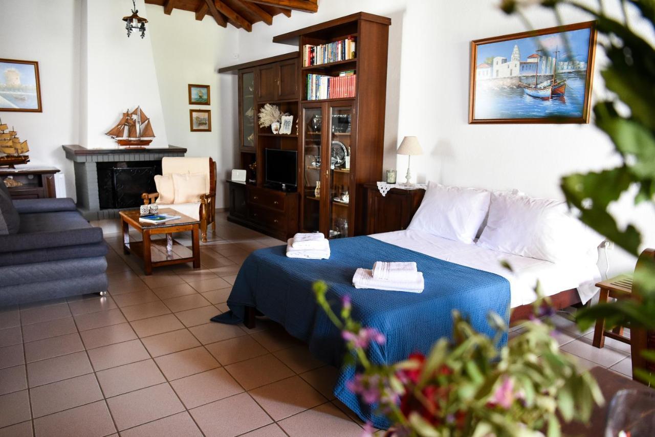 Blue Nest Apartment Skiathos Town Bagian luar foto